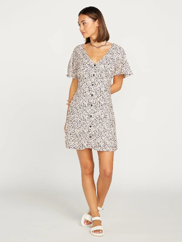 Classic Women's Clothing Styles Poppin Stone Dress - Melon