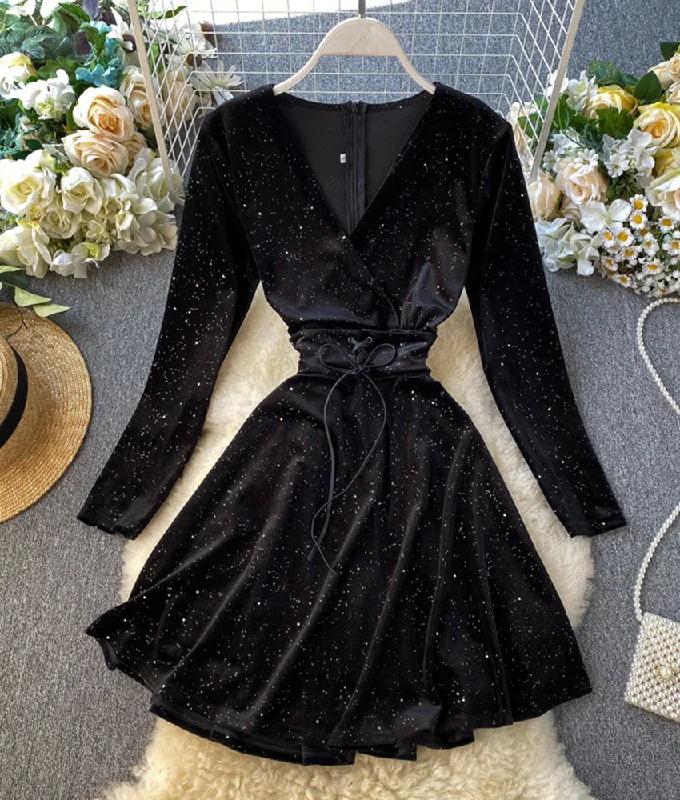 Women's Outfit Black v neck velvet short dress  900