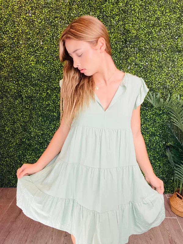 Charming Women's Garments SUNDAY Flowy Ruffle Halter Summer Dress