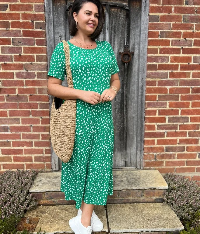 Trendy Outfits For Ladies Green Tiered Confetti Smock Dress