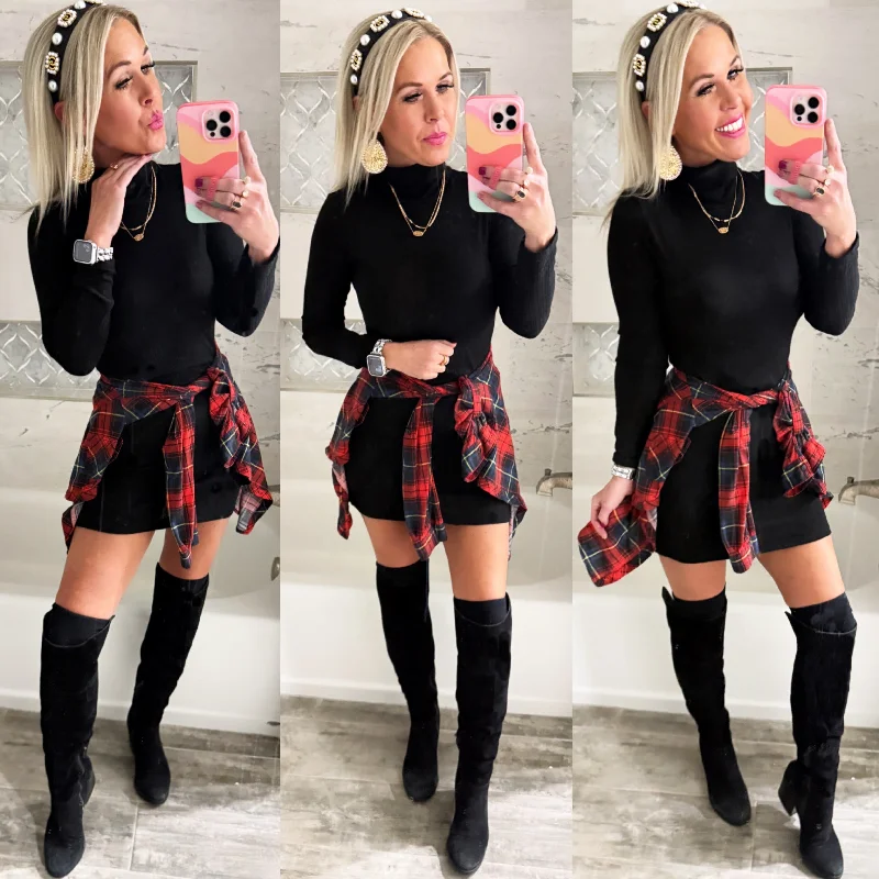 Vibrant Femme Fashion Ruling In Ribbed Turtleneck Dress - Black