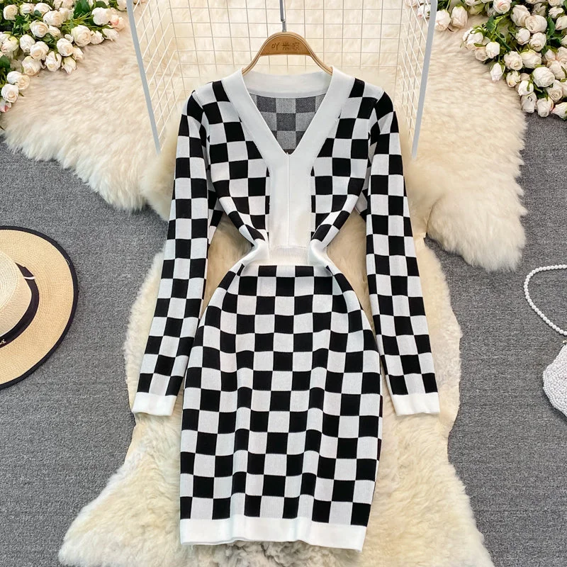 Everyday Fashion V-neck chessboard knitted buttock bottomed dress  3779