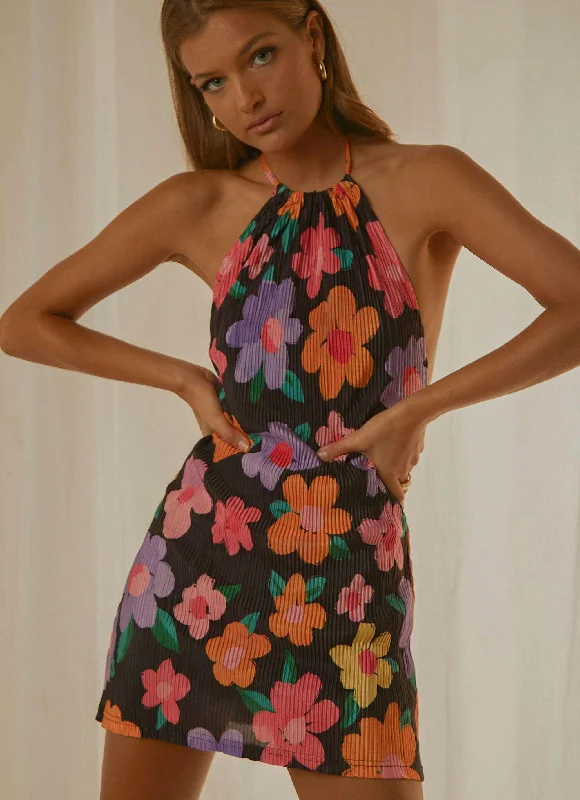 Timeless Women's Clothing Love From Europe Halter Dress - Noir Bloom