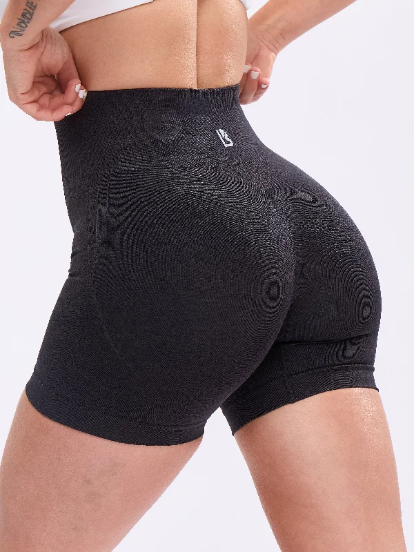 Your Go-To Yoga Outfits Now More Affordable Form Seamless Short 5" - Charcoal