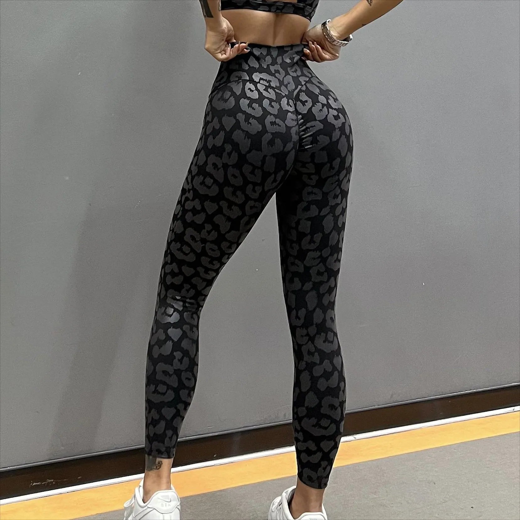 black pant
