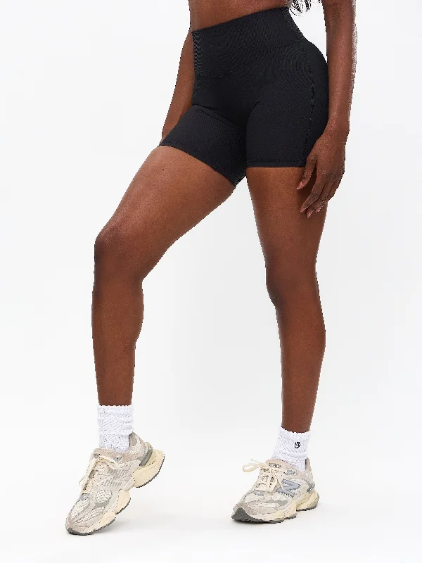 Ultimate Comfort And Style Now At Lower Prices Material Girl Ribbed Short 6" - Onyx Black
