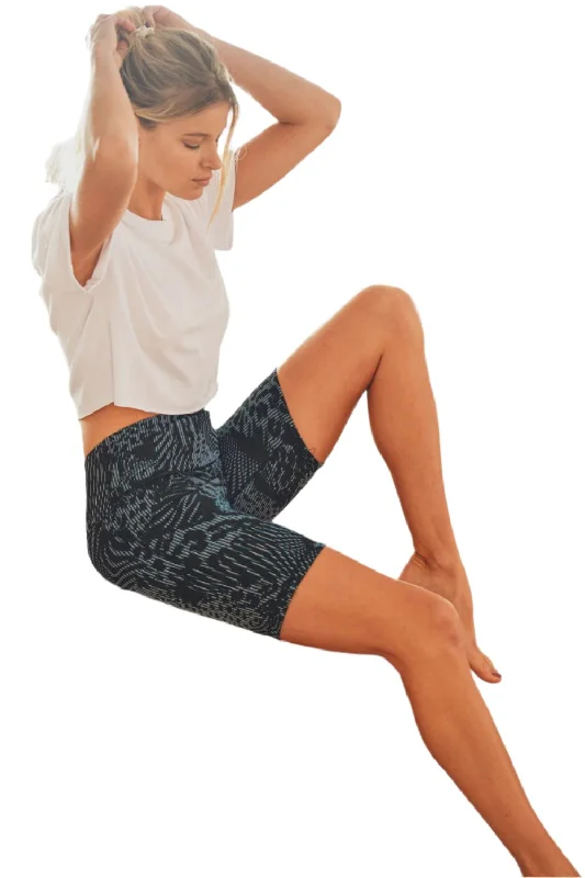 Lightweight, Breathable Yoga Wear At Special Prices Mono B Textured Safari Jacquard High-Waisted Biker Shorts APH3164