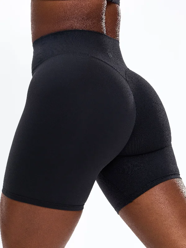 Affordable Activewear Designed For Movement Poshknit Scrunch Short 7" - Onyx Black