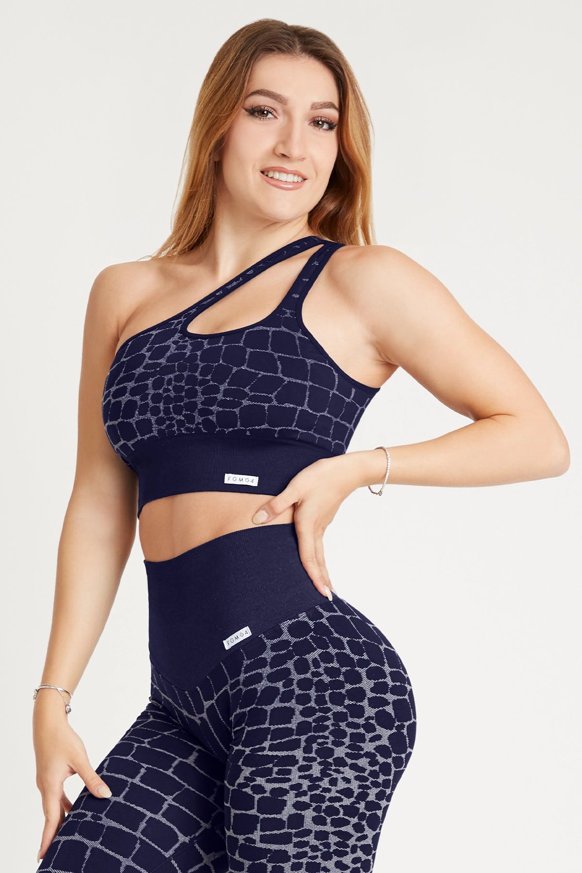 Breathe Easy In Comfortable Yoga Outfits Top Monospalla Cocco Blu Notte