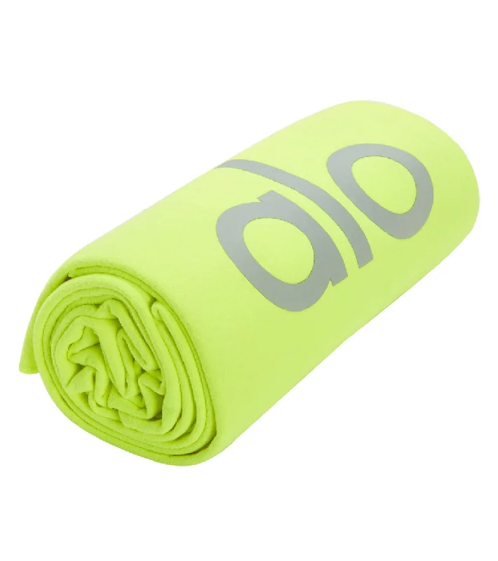 Find Balance With Our Yoga Discounts Alo Yoga Grounded No-Slip Mat Towel Highlighter