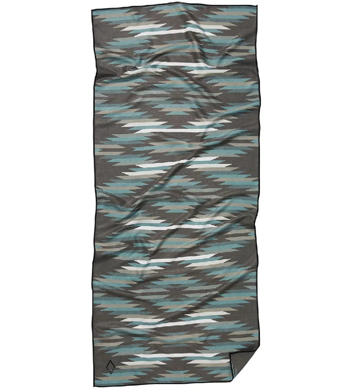Stretch In Comfort With Affordable Yoga Gear Nomadix Unita Yoga Mat Towel Green
