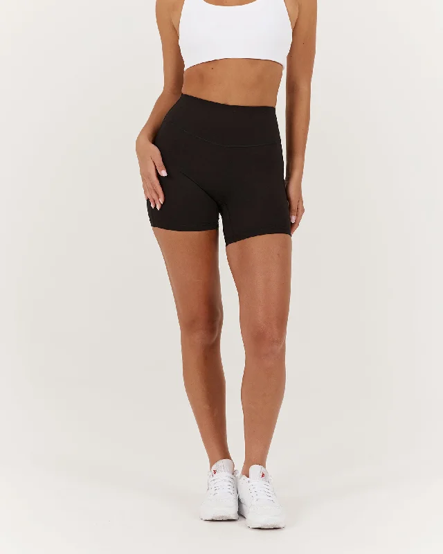 High-Quality Yoga Clothing At Budget-Friendly Prices MOTION SHORTS 6" - BLACK