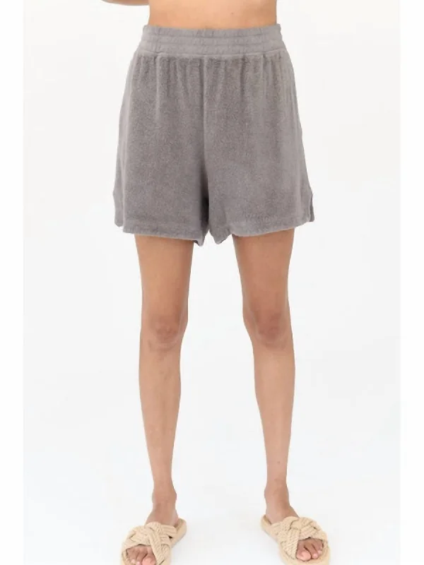Premium Yoga Wear At Special Discounts Sherpa Pull On Shorts In Walnut