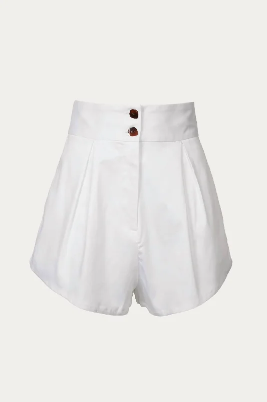 The Perfect Fit At The Perfect Price Solid Pleated Short In White